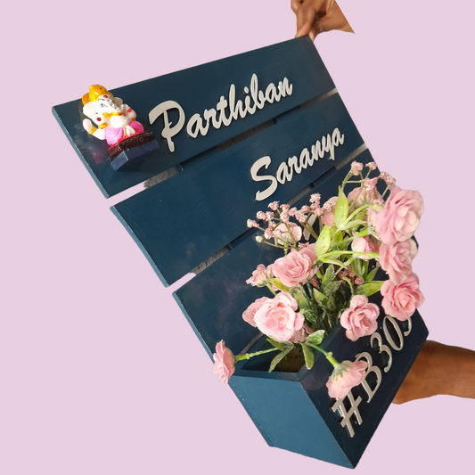Planter Nameplate 1